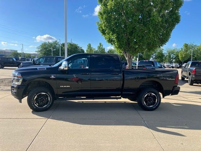 Used 2025 RAM 2500 Laramie AWD/4WD image 5