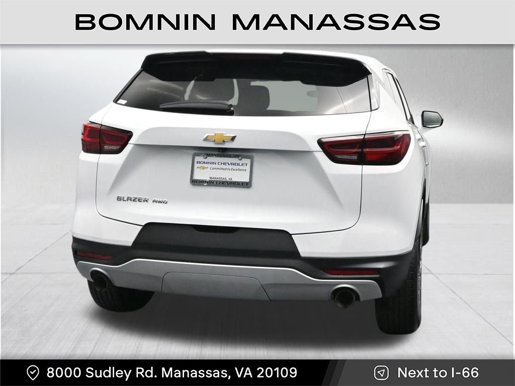 Used 2023 Chevrolet Blazer LT image 4