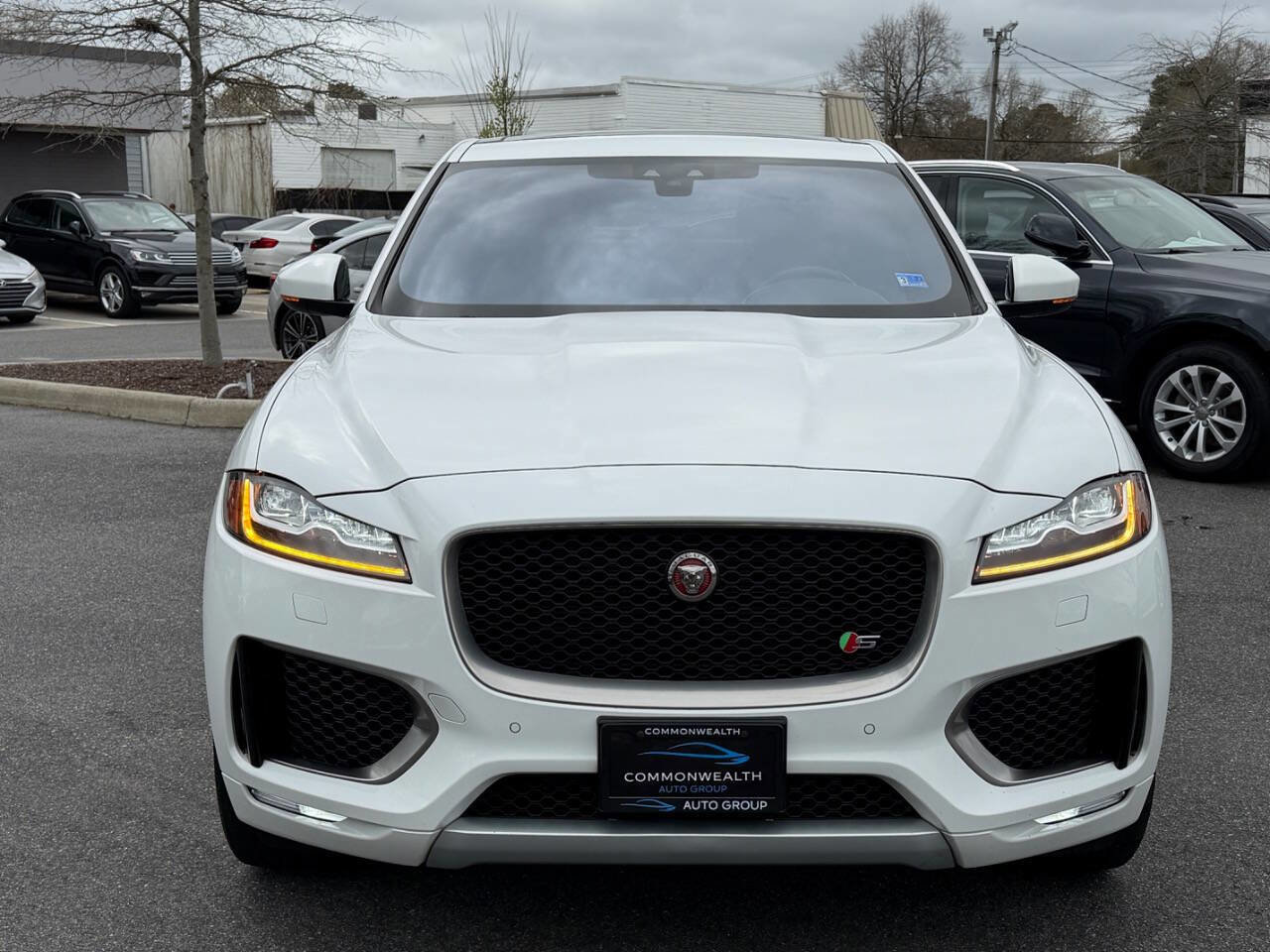 Used 2019 Jaguar F-PACE S image 2