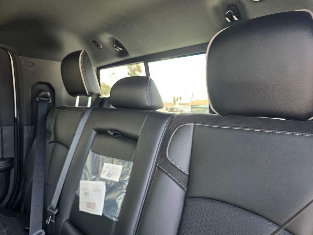 New 2026 RAM 2500 Laramie AWD/4WD image 9