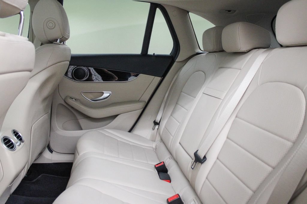 Used 2022 Mercedes-Benz GLC 300 image 26
