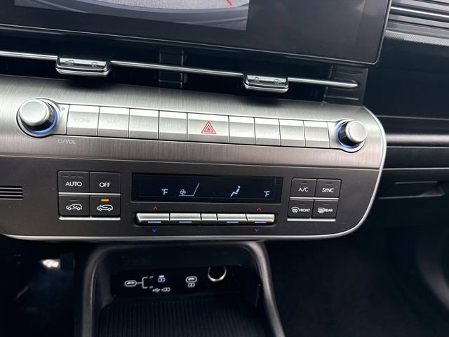 Used 2025 Hyundai Kona SEL AWD/4WD image 26