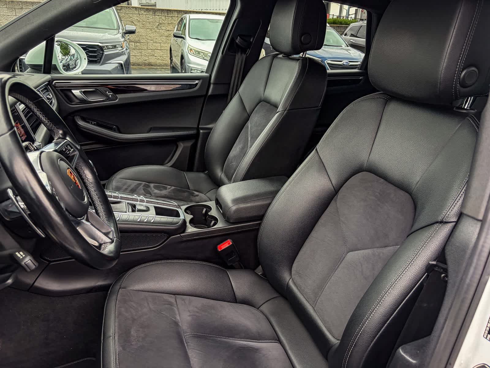 Used 2019 Porsche Macan AWD/4WD image 16