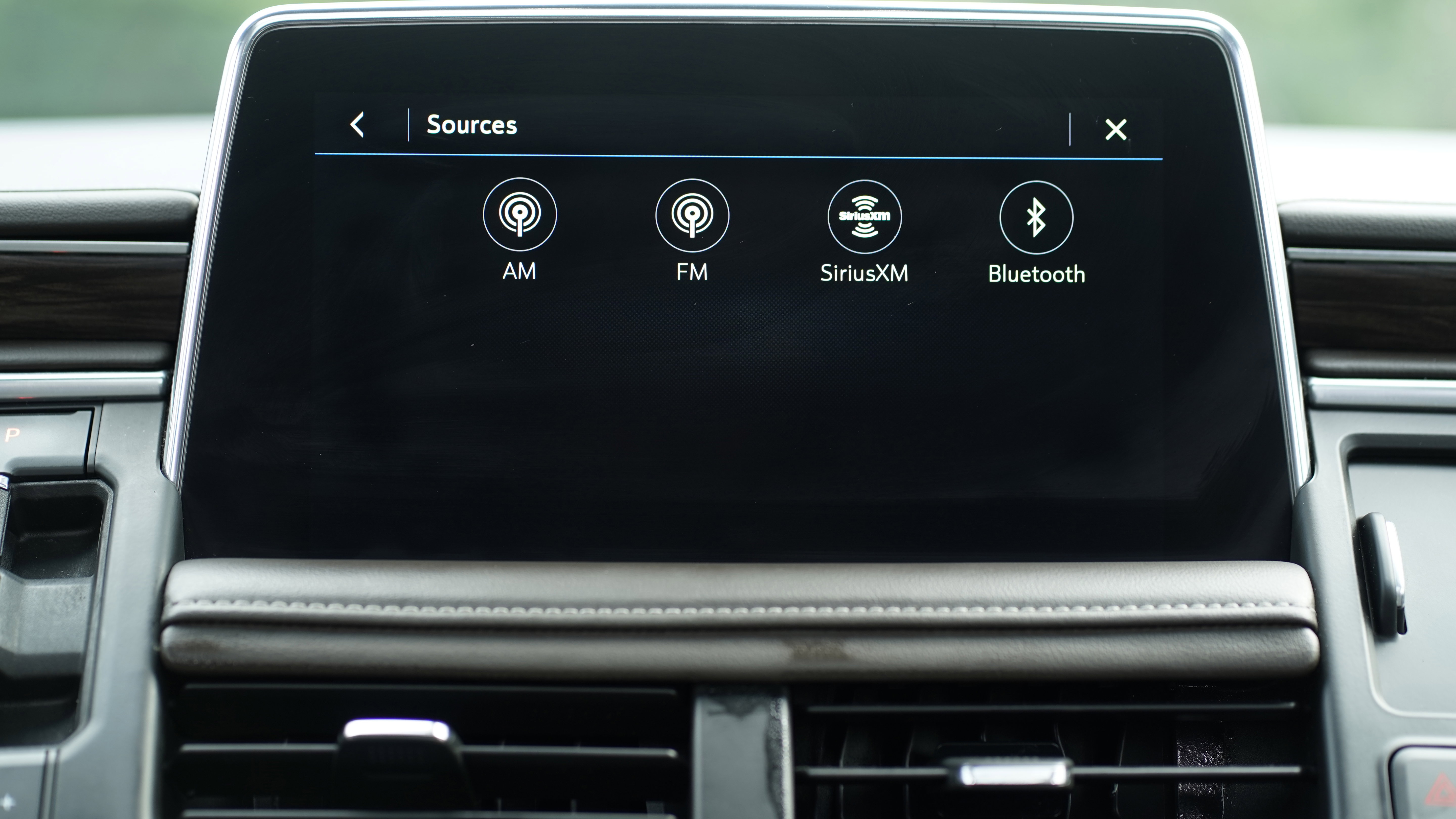 Used 2021 Chevrolet Suburban LT w/ Rear Media and Nav Package RWD image 32