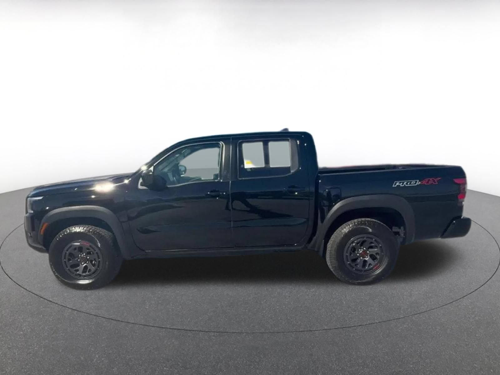 Used 2026 Nissan Frontier PRO-4X AWD/4WD image 4