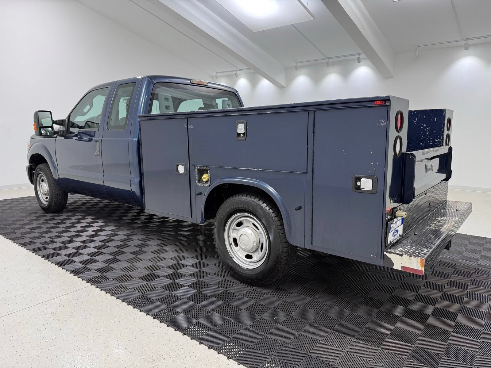 Used 2016 Ford F250 XL w/ Power Equipment Group RWD image 4