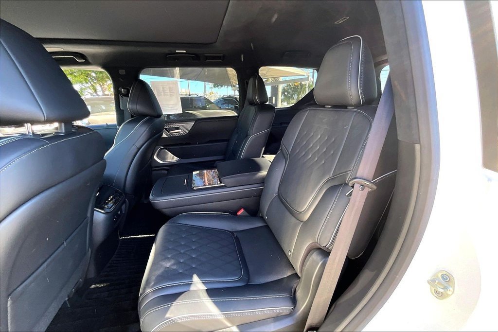 Used 2026 INFINITI QX80 Autograph w/ Premium Cargo Package AWD/4WD image 35