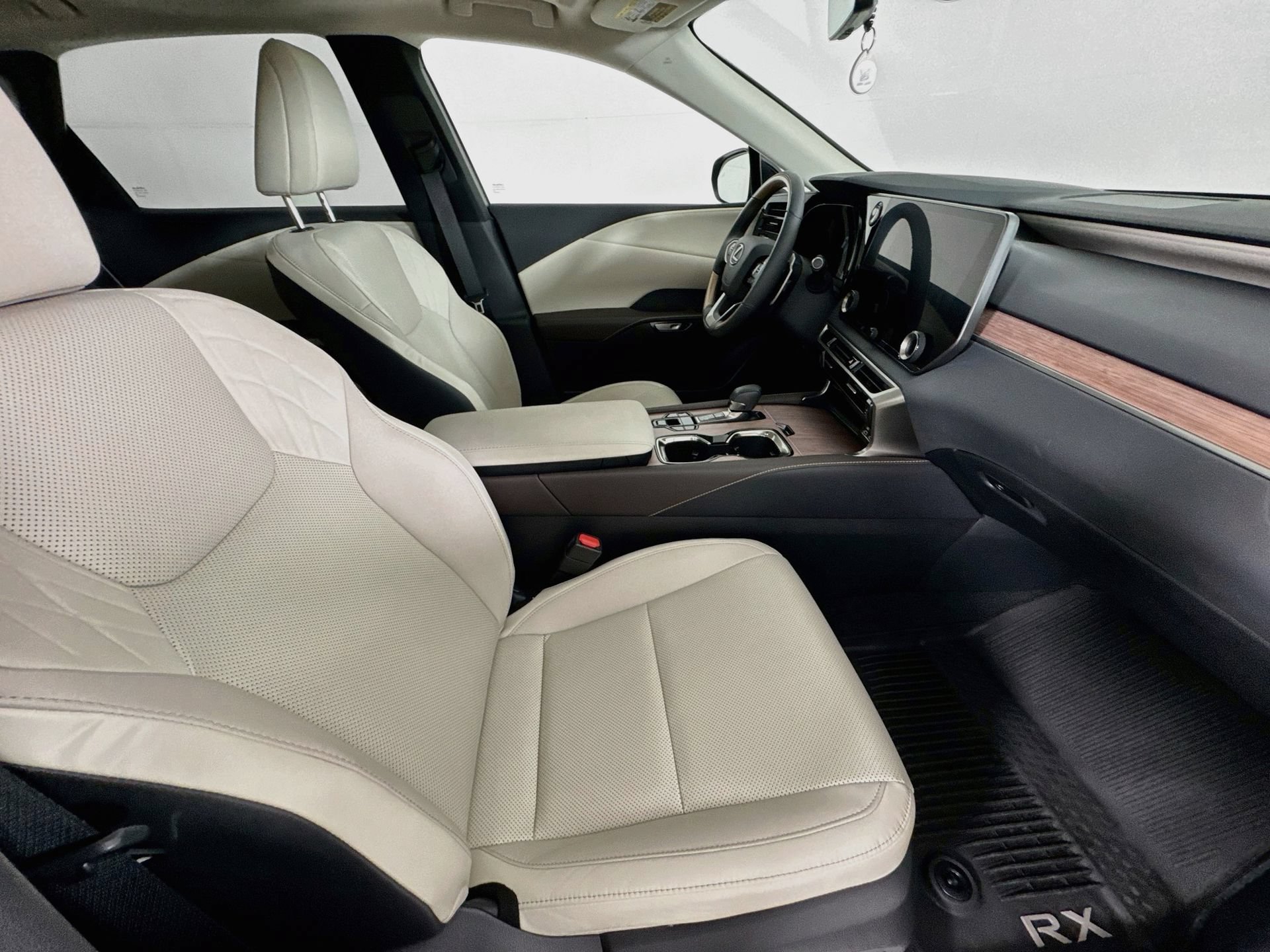 Used 2024 Lexus RX 350 Premium w/ Cold Area Package AWD/4WD image 30