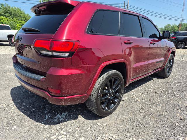 Used 2018 Jeep Grand Cherokee Altitude AWD/4WD image 5