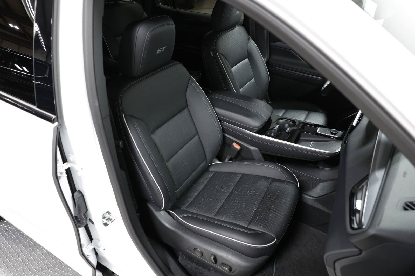 Certified 2026 Buick Enclave Sport Touring AWD/4WD image 19
