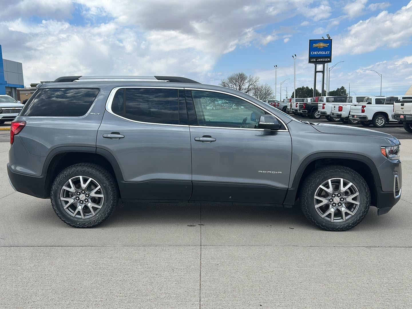 Used 2020 GMC Acadia SLT AWD/4WD image 5