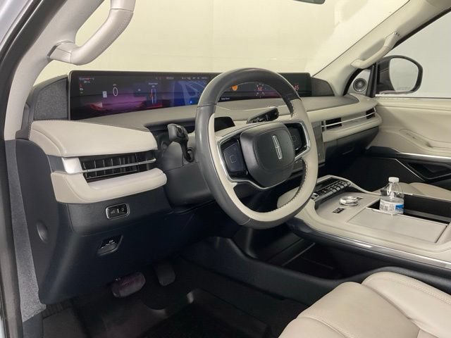 Used 2025 Lincoln Navigator L Reserve AWD/4WD image 18