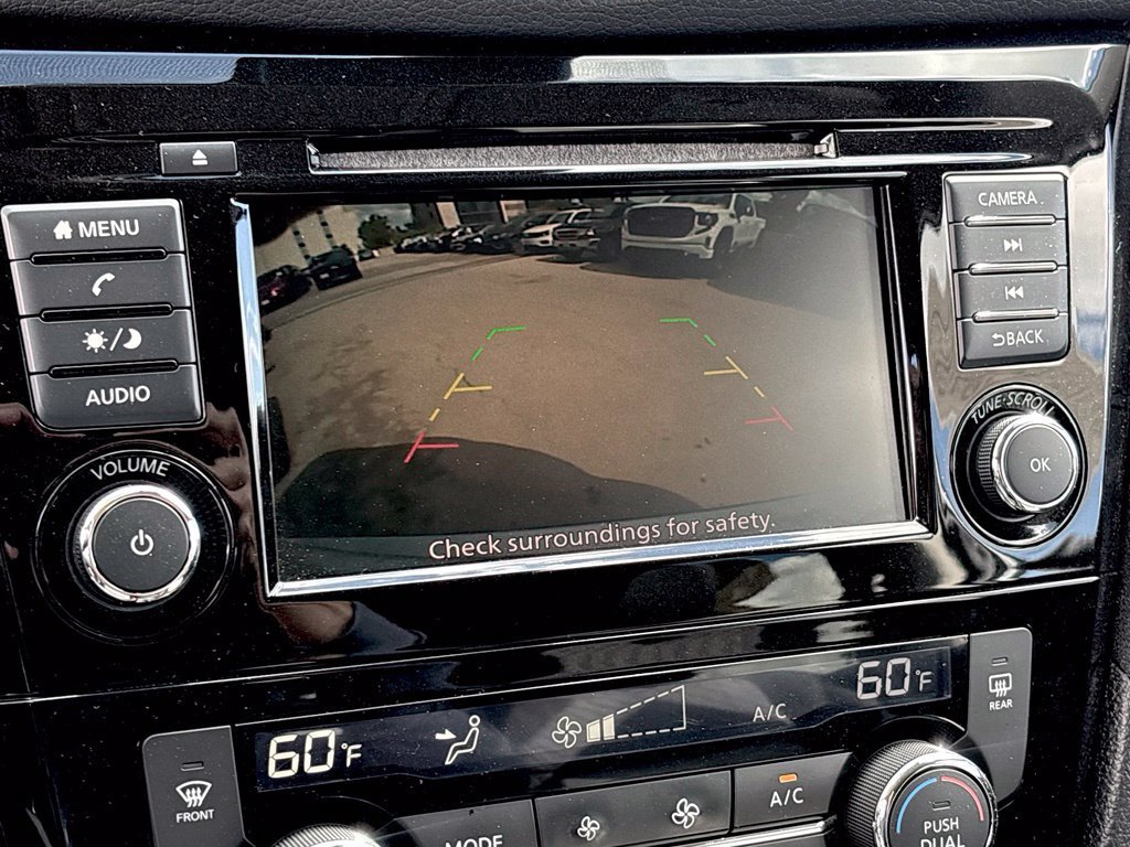 Used 2020 Nissan Rogue SV FWD image 12
