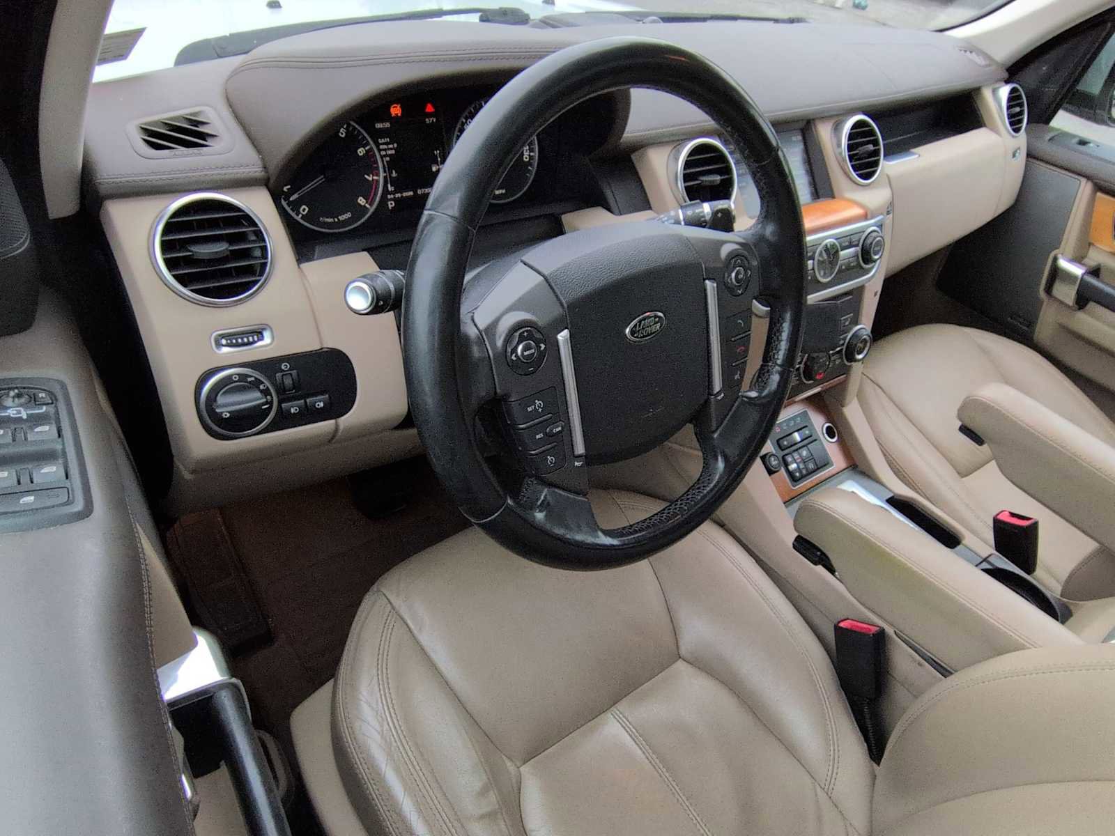 Used 2014 Land Rover LR4 HSE LUX AWD/4WD image 10