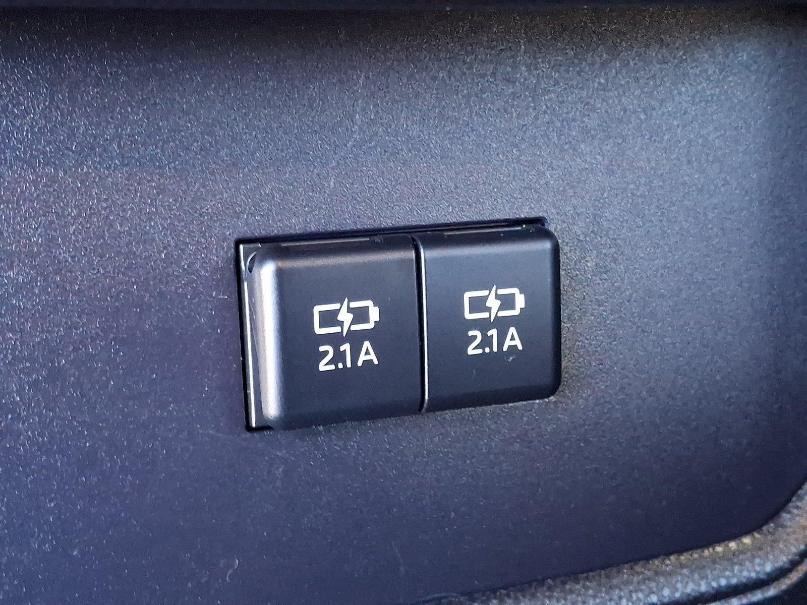Used 2021 Toyota Highlander LE AWD/4WD image 13