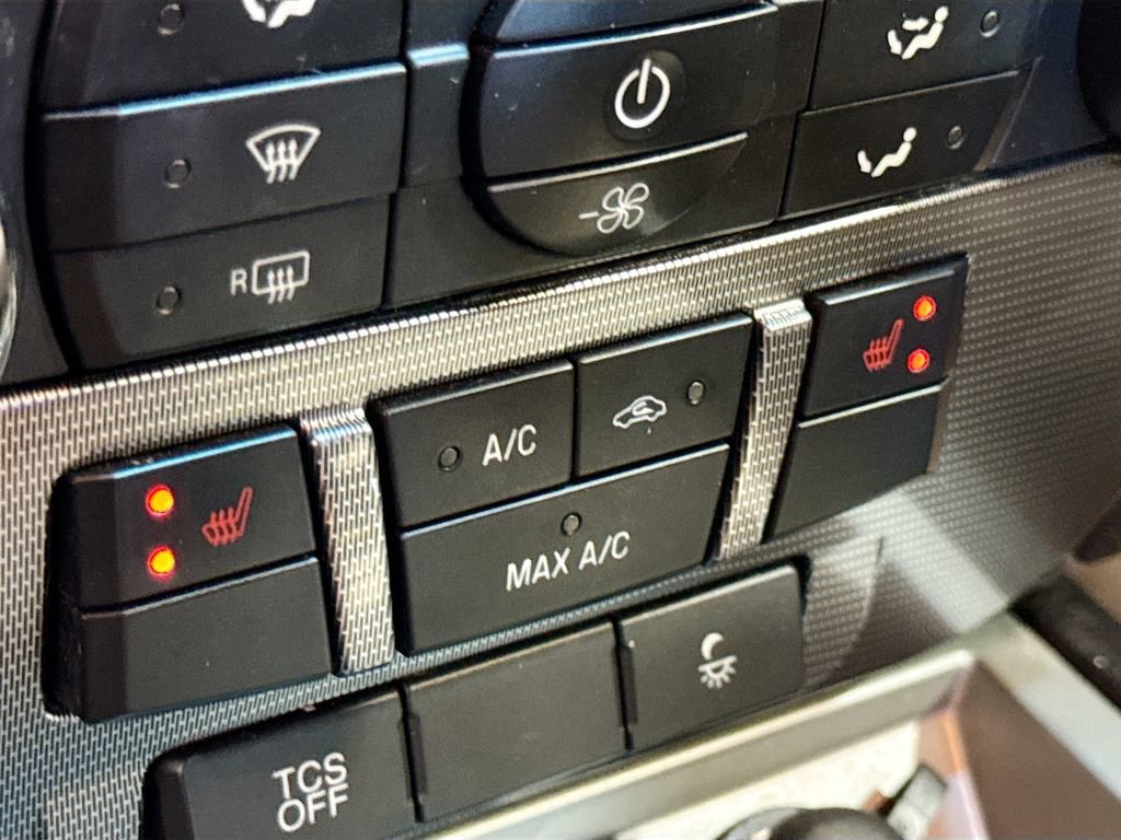 Used 2012 Ford Fusion SEL FWD image 18