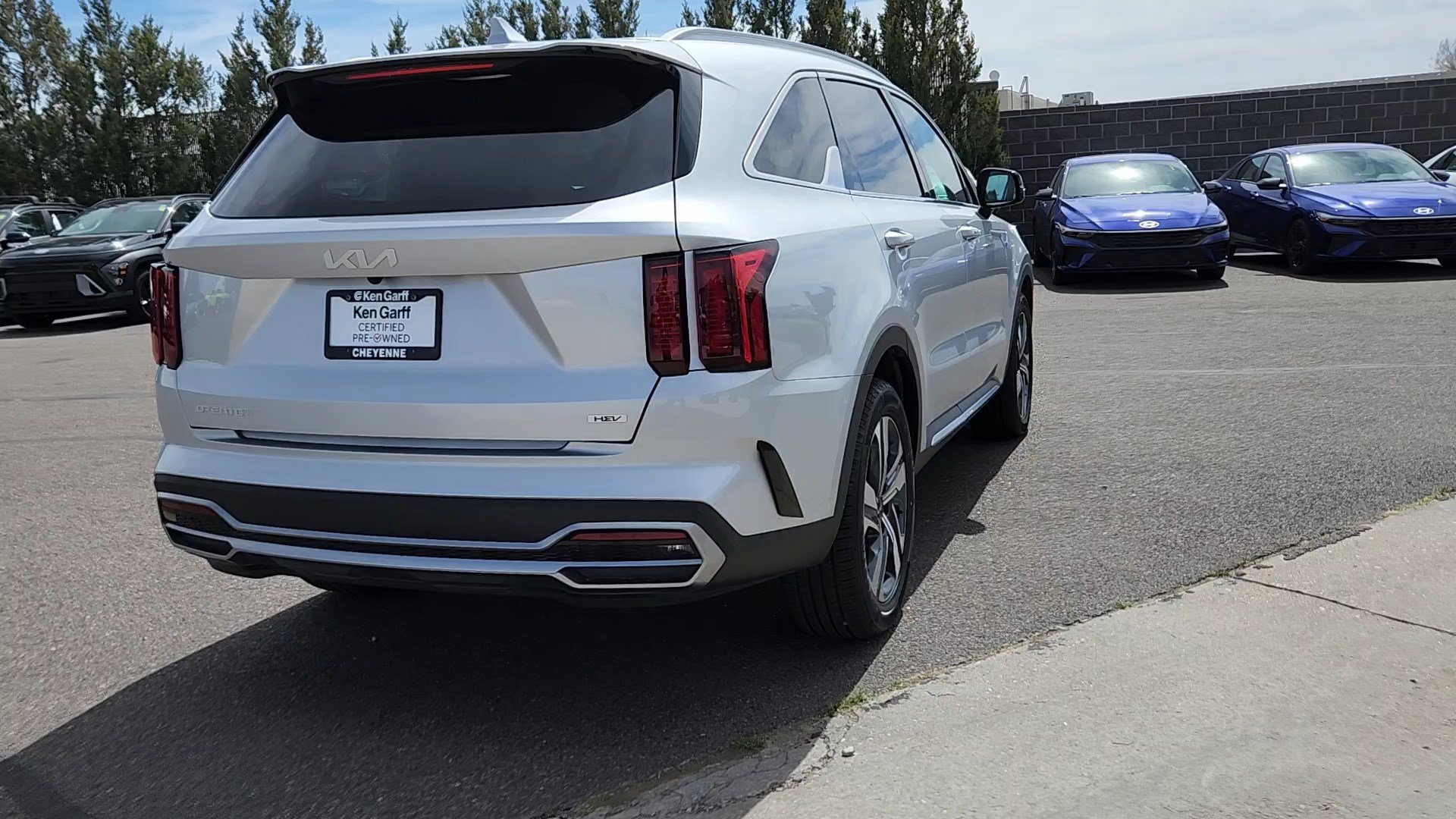 Used 2023 Kia Sorento EX image 3