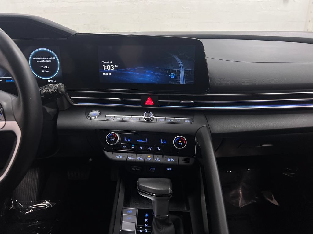Used 2023 Hyundai Elantra Limited FWD image 20