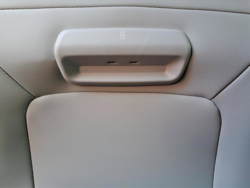 New 2025 Ford Expedition Platinum w/ Platinum Ultimate Package image 11