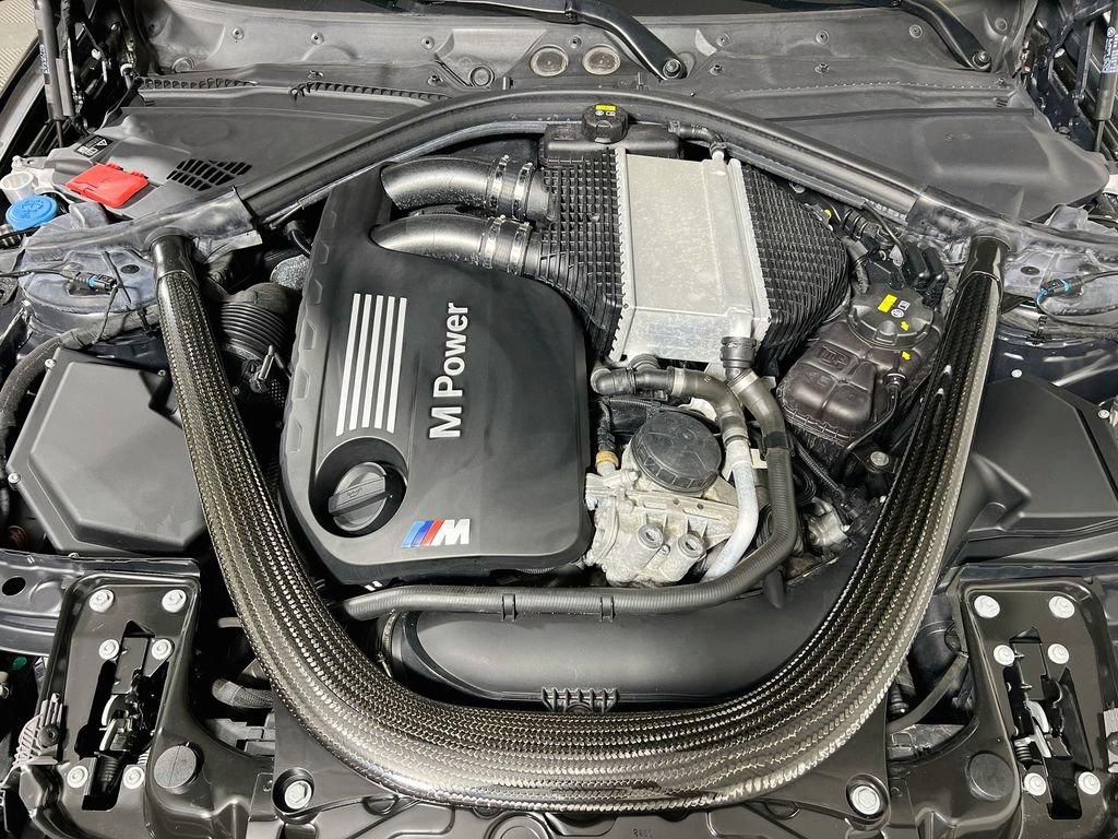 Used 2018 BMW M4 Convertible w/ Competition Package RWD image 27