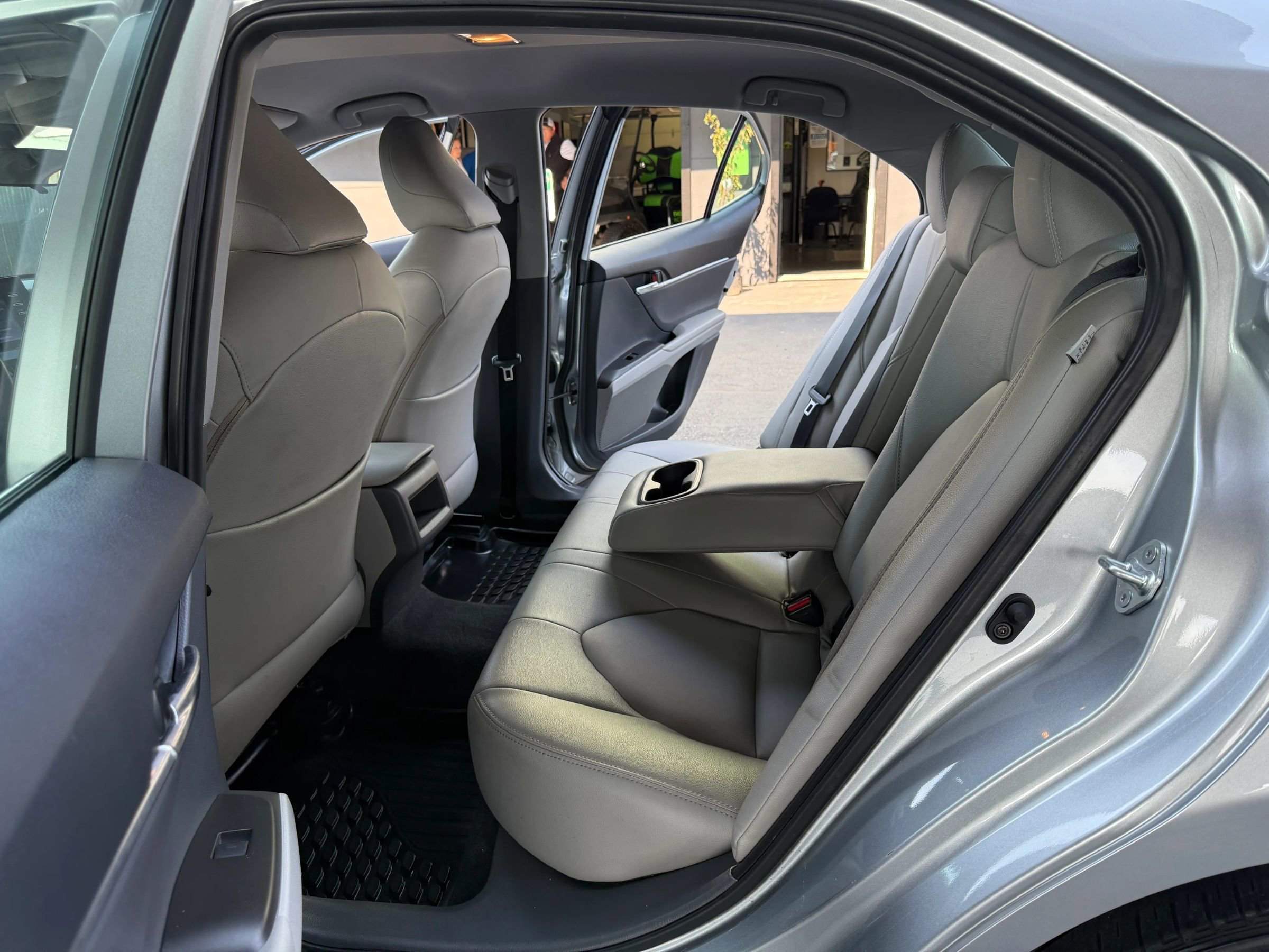 Used 2022 Toyota Camry LE image 13