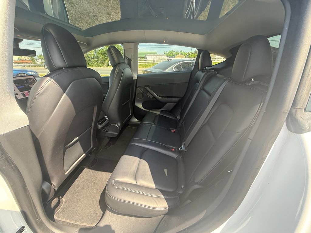 Used 2021 Tesla Model Y Long Range image 12