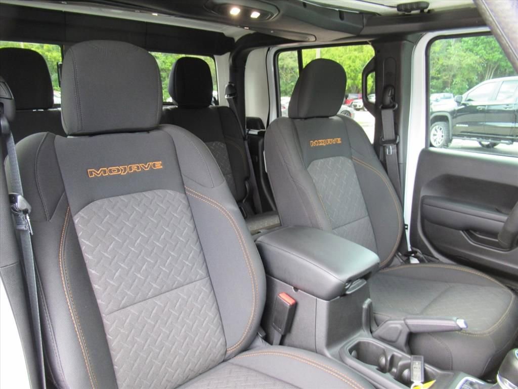 Certified 2024 Jeep Gladiator Mojave w/ Technology Group image 11