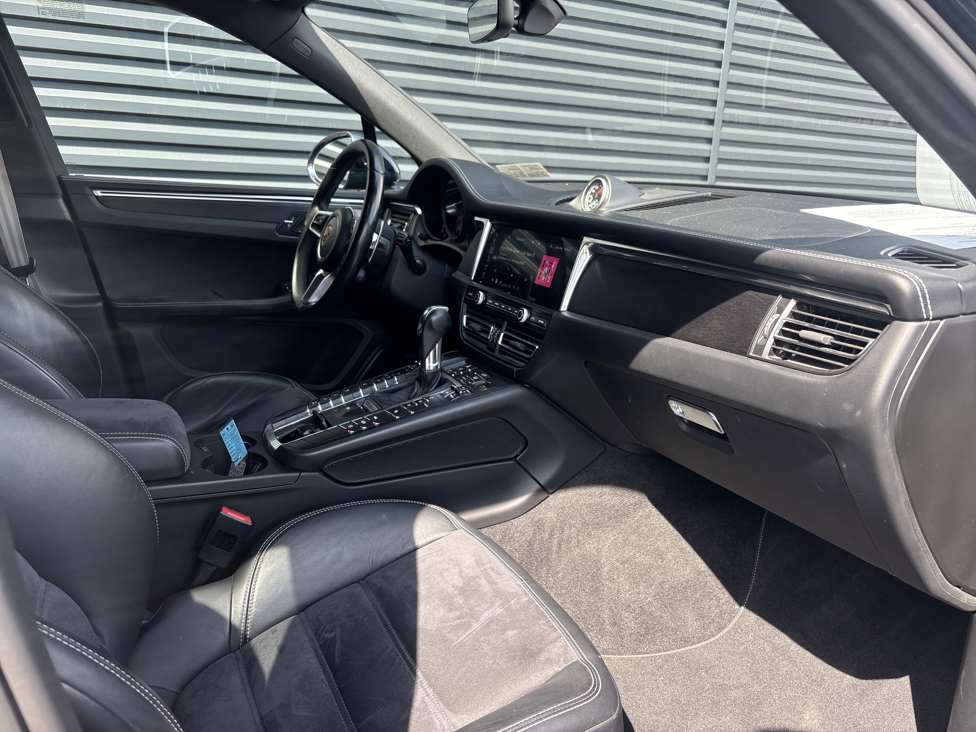 Certified 2021 Porsche Macan GTS image 1