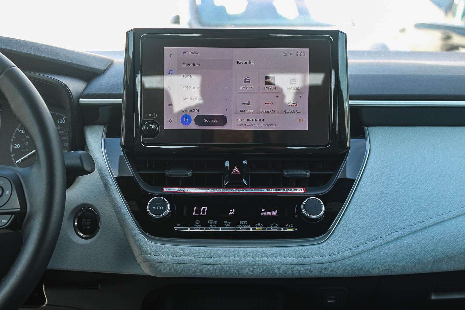 Used 2025 Toyota Corolla SE image 14