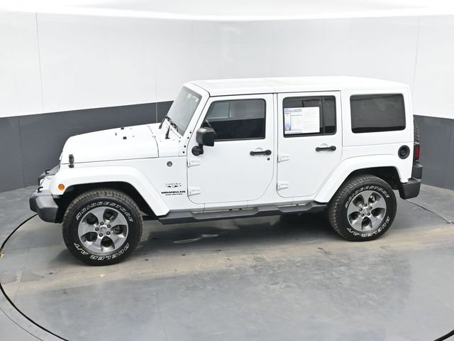 Used 2017 Jeep Wrangler Unlimited Sahara w/ Connectivity Group AWD/4WD image 31