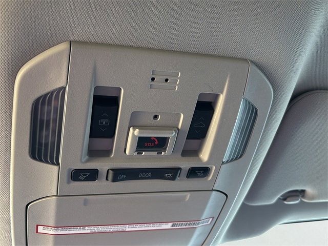 Used 2021 Toyota Highlander Platinum image 32