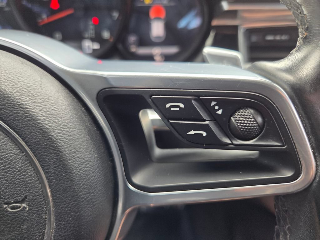 Used 2018 Porsche Macan AWD/4WD image 17