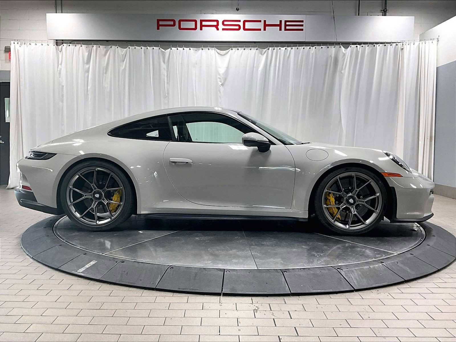 Used 2022 Porsche 911 GT3 image 11