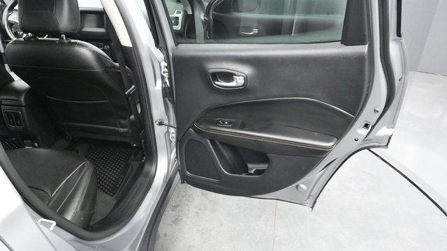 Used 2021 Jeep Compass Latitude w/ Convenience Group AWD/4WD image 11