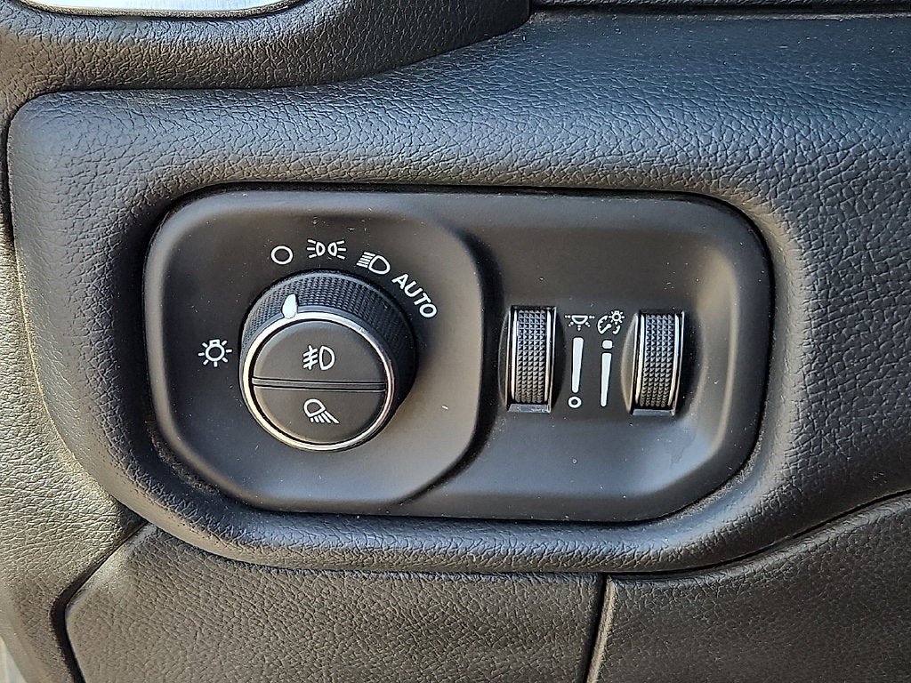 Used 2019 RAM 3500 Laramie AWD/4WD image 24
