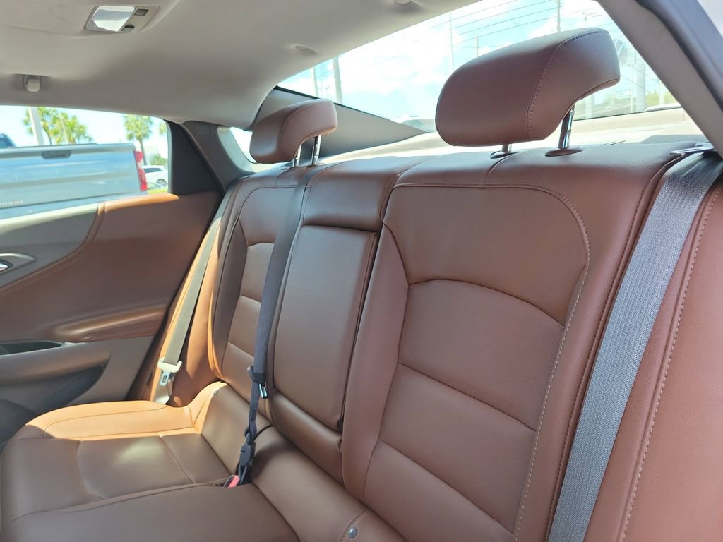 Used 2018 Chevrolet Malibu Premier w/ Premier Sun and Wheel Package FWD image 10