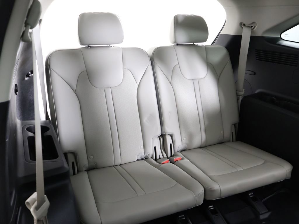 Used 2023 Kia Sorento S w/ Panoramic Sunroof Package AWD/4WD image 39