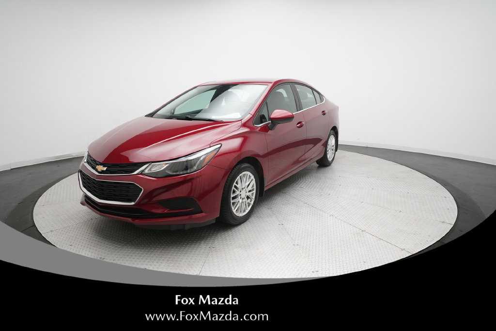 Used 2018 Chevrolet Cruze LT w/ Convenience Package FWD image 1