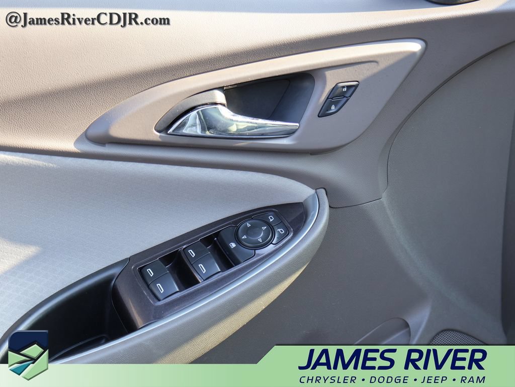 Used 2017 Chevrolet Malibu LS FWD image 21
