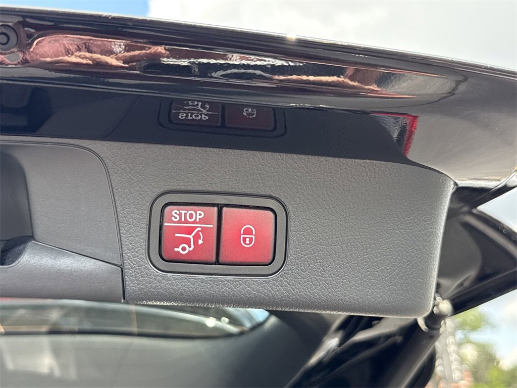 New 2025 Mercedes-Benz GLB 250 4MATIC image 17