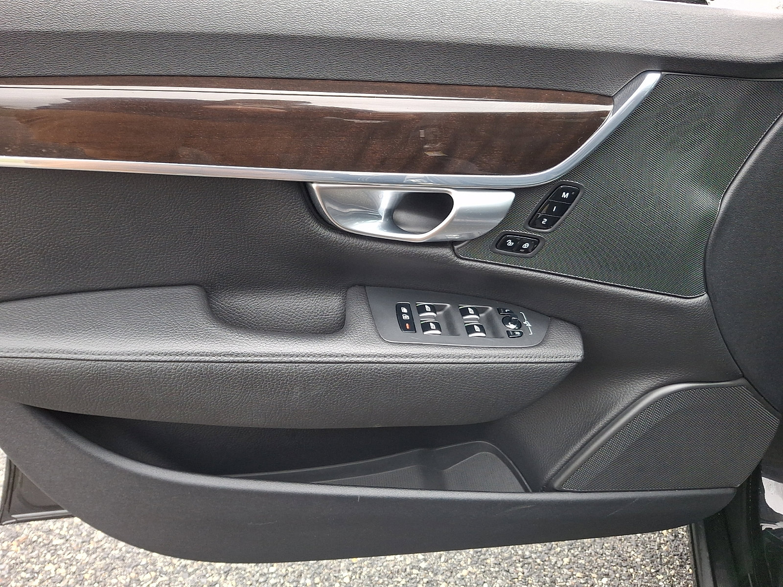 Used 2018 Volvo S90 T5 Momentum w/ Convenience Package image 12