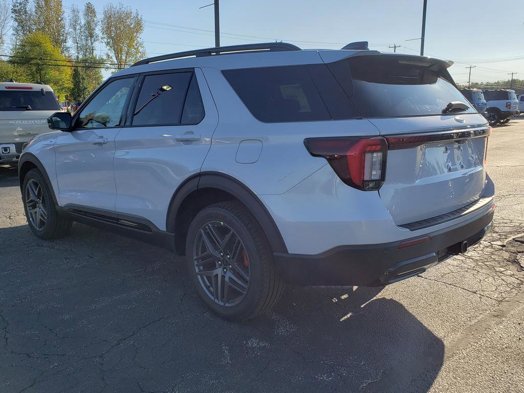 New 2026 Ford Explorer ST-Line image 5