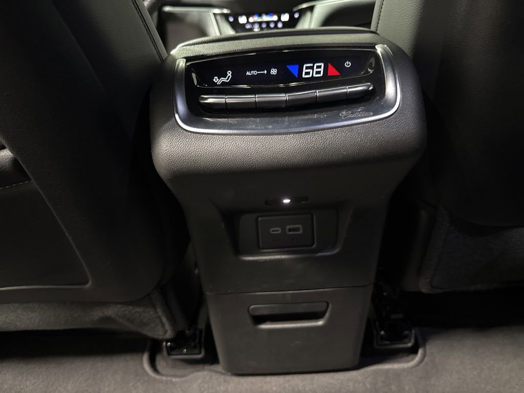 Used 2023 Cadillac XT6 Luxury image 15