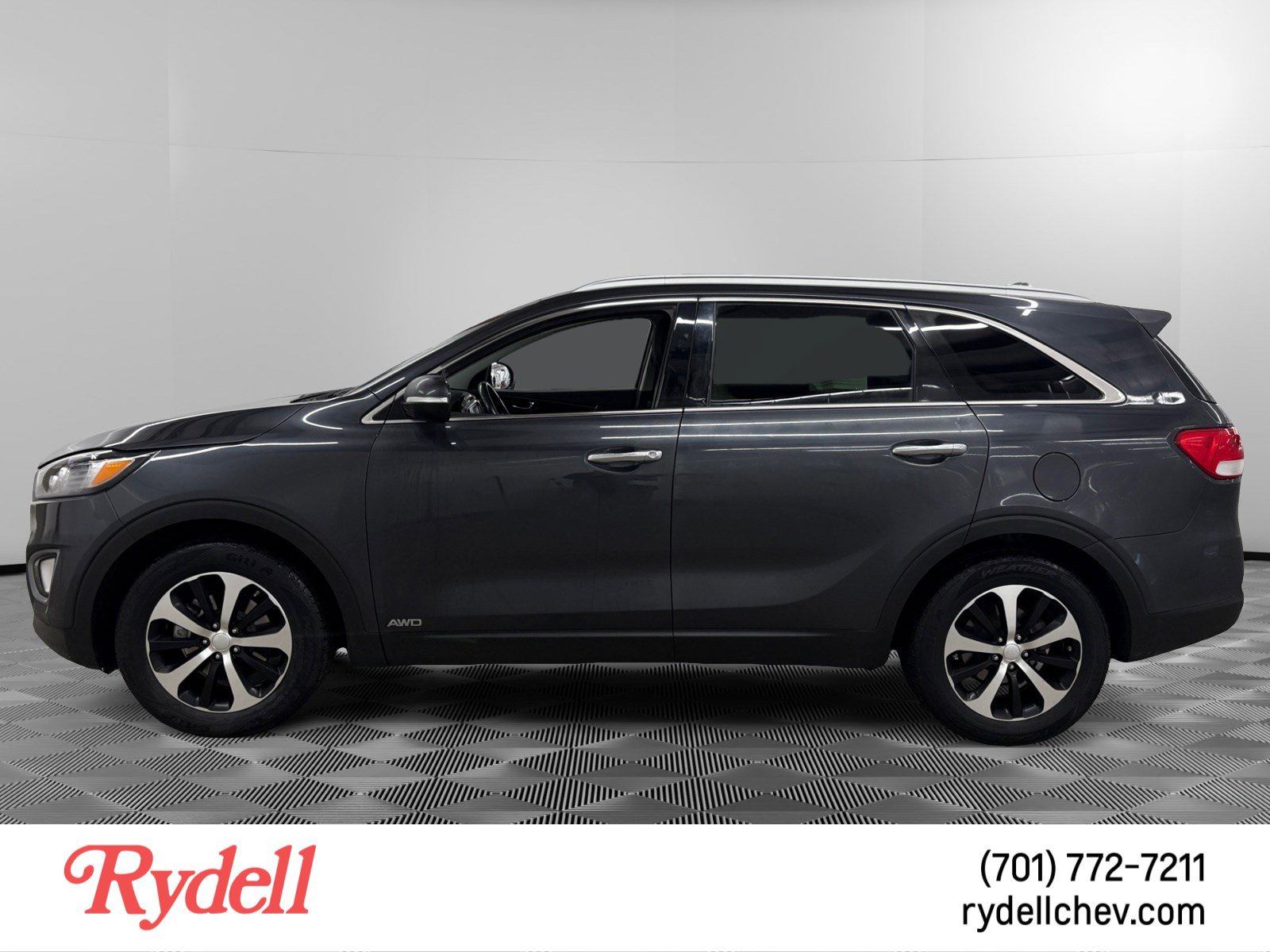 Used 2016 Kia Sorento EX image 2