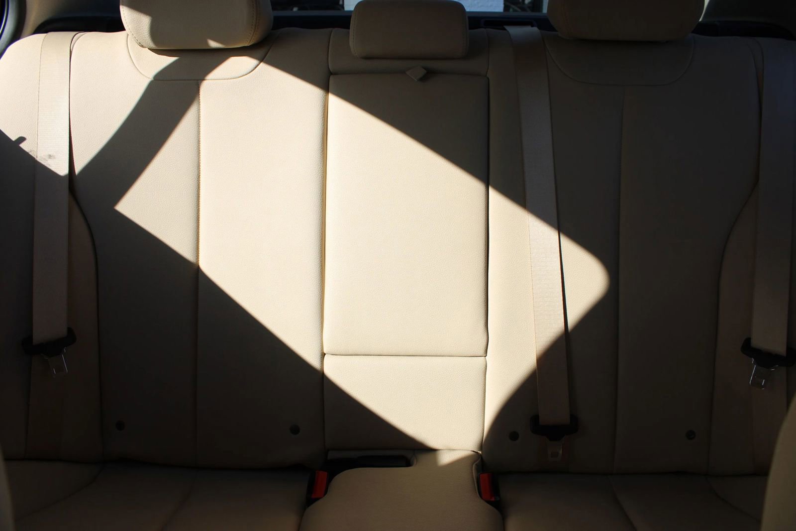 Used 2018 BMW 320i Sedan RWD image 8