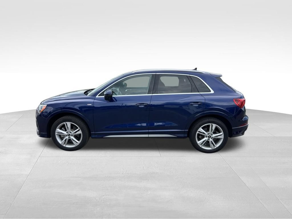 Used 2021 Audi Q3 2.0T Premium w/ Convenience Package AWD/4WD image 4