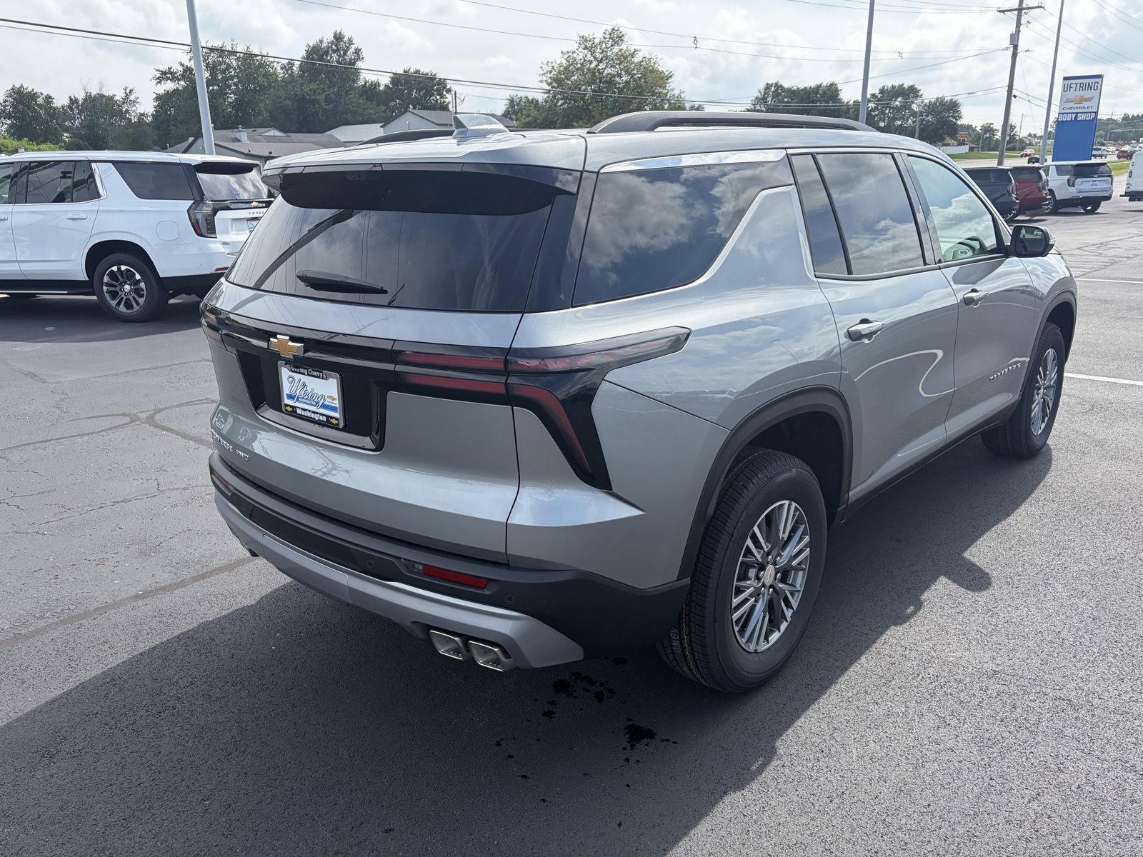 New 2026 Chevrolet Traverse LT w/ Driver Confidence Package AWD/4WD image 3