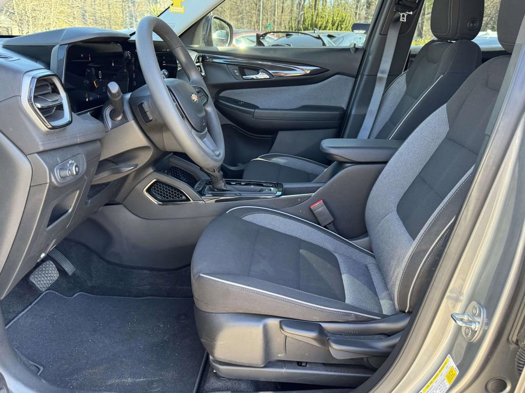 Used 2024 Chevrolet TrailBlazer LS FWD image 20