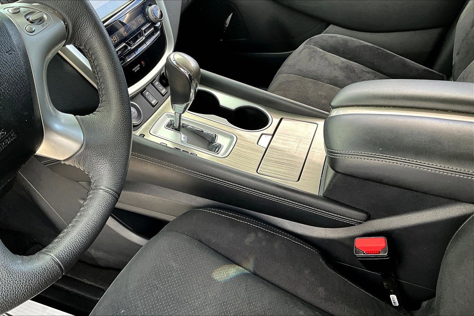 Used 2017 Nissan Murano S AWD/4WD image 17