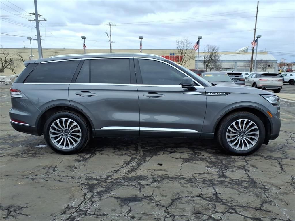 Certified 2024 Lincoln Aviator AWD w/ Premium Package image 8